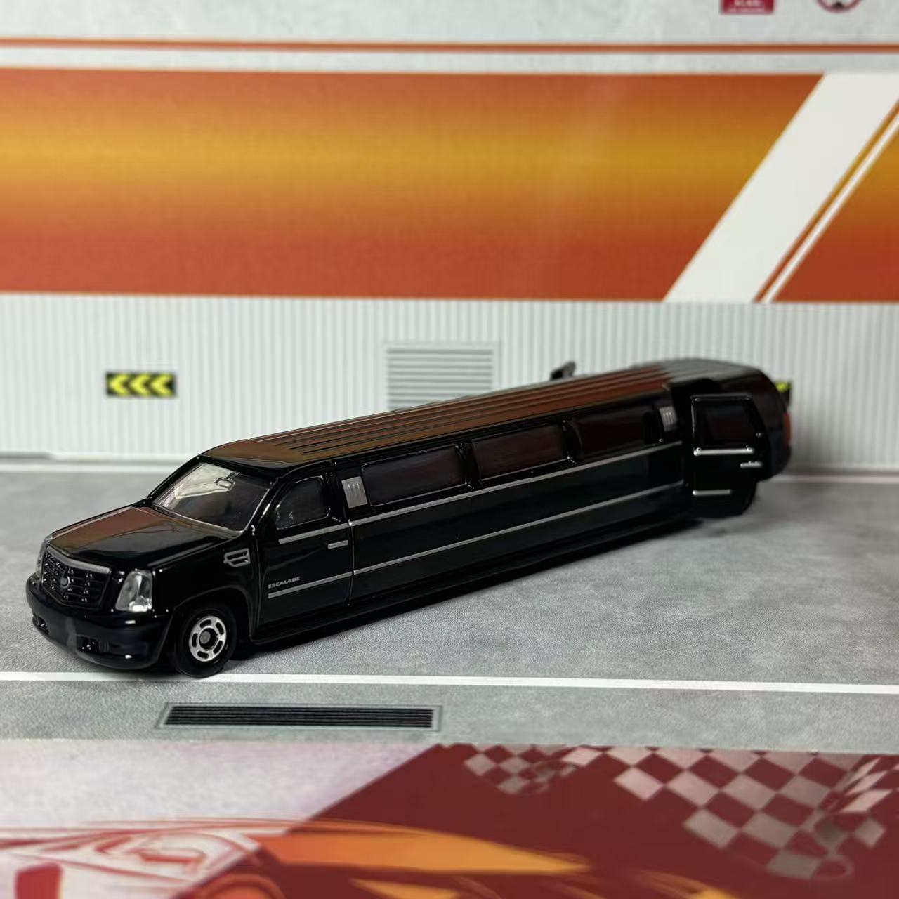 다카라 토미 토미카 No.133 캐딜락 에스컬레이드 롱 - Kids Toys Vehicle 리뷰 및 가격